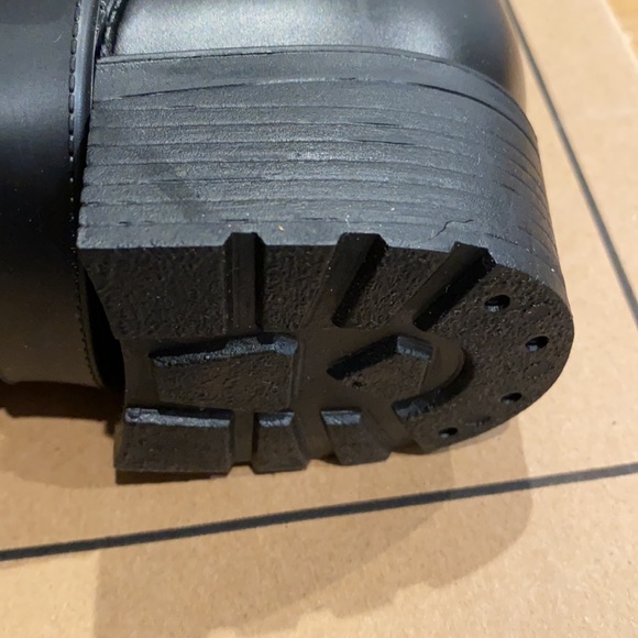 NEW Dirty Laundry Studded Rain Boot - Picture 7 of 8